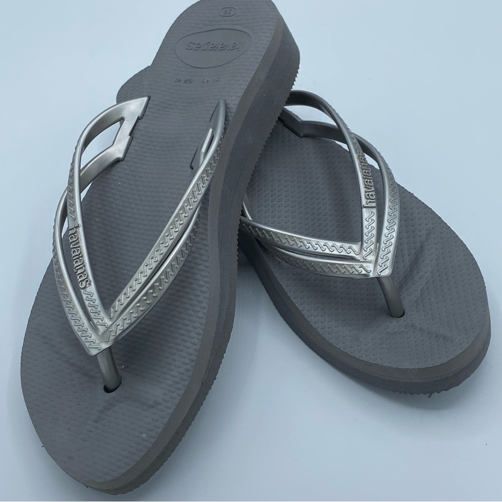 Havaianas Women's Silver and Gray Sandals